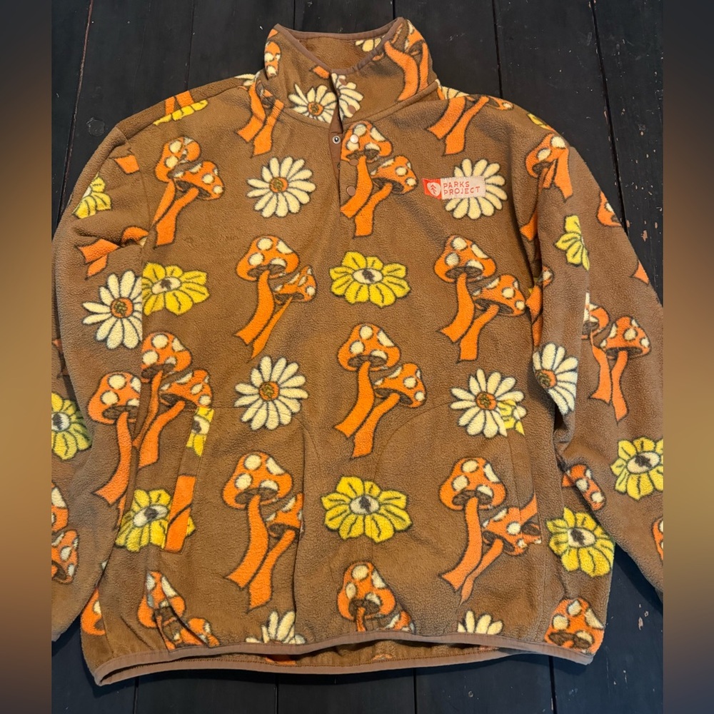 Park project mushroom/flower fleece in size large
